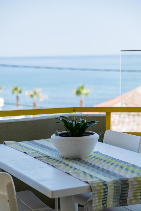 Eftihia Apartments By The Sea Resmo Dış mekan fotoğraf